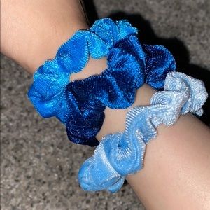 4 Set Blue Scrunchies